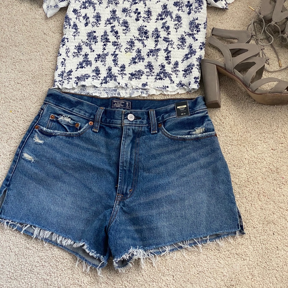 High rise distressed shorts !